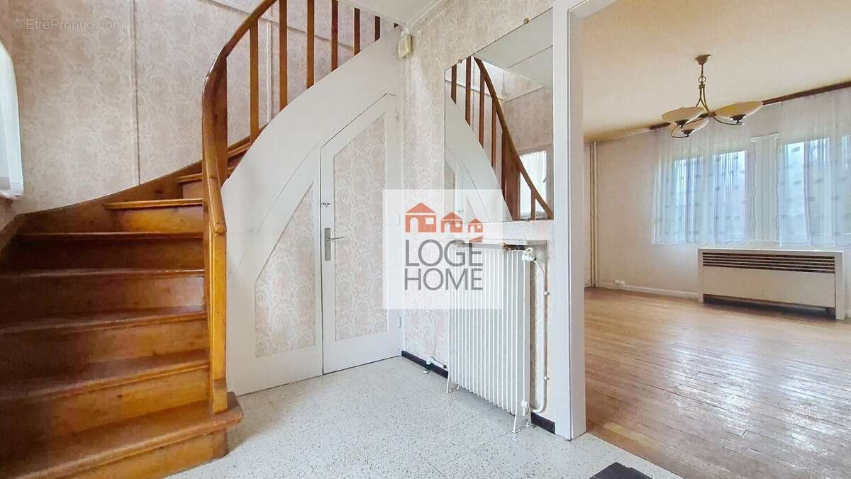 Hall d&#039;entrée - Maison à HENIN-BEAUMONT