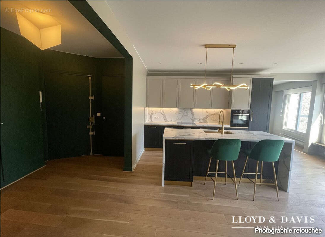Appartement à PARIS-16E