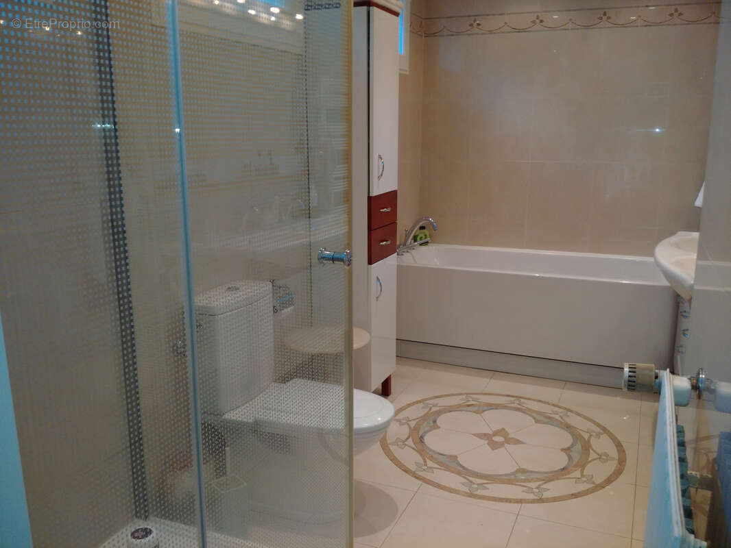 Propriete vence vue degagee collines piscine - photo 11