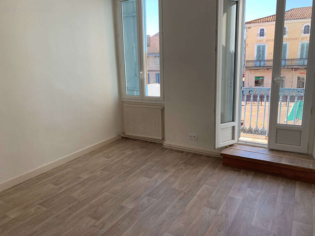 Appartement à CLAIRAC