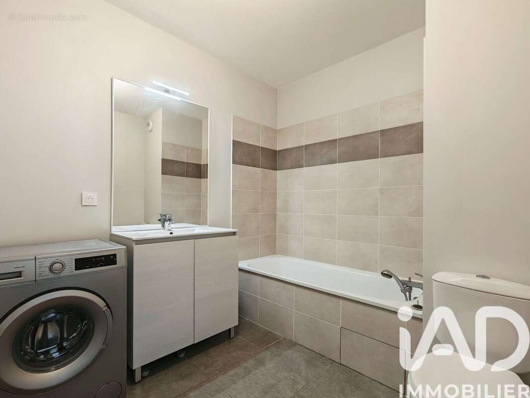 Photo 9 - Appartement à VAULX-EN-VELIN