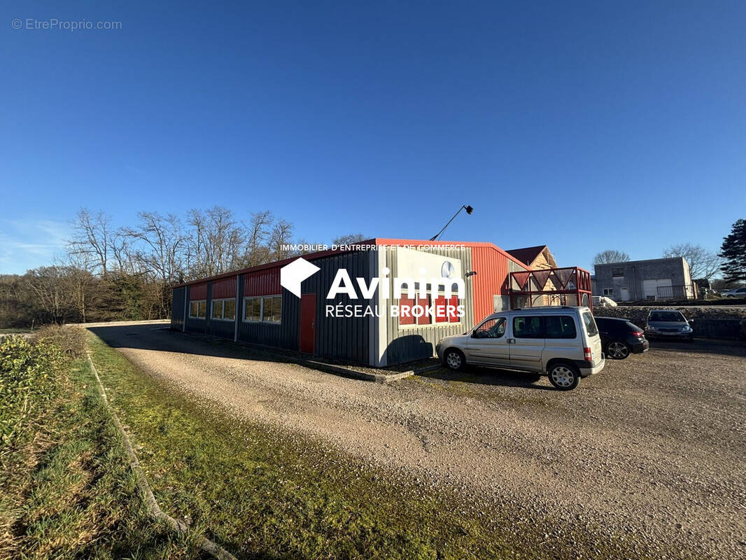 Commerce à DANNEMARIE-SUR-CRETE