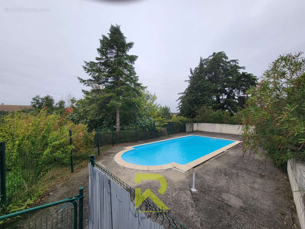 Maison à MEZERVILLE