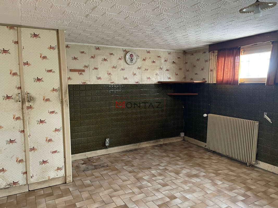 Maison à LESCHEROLLES