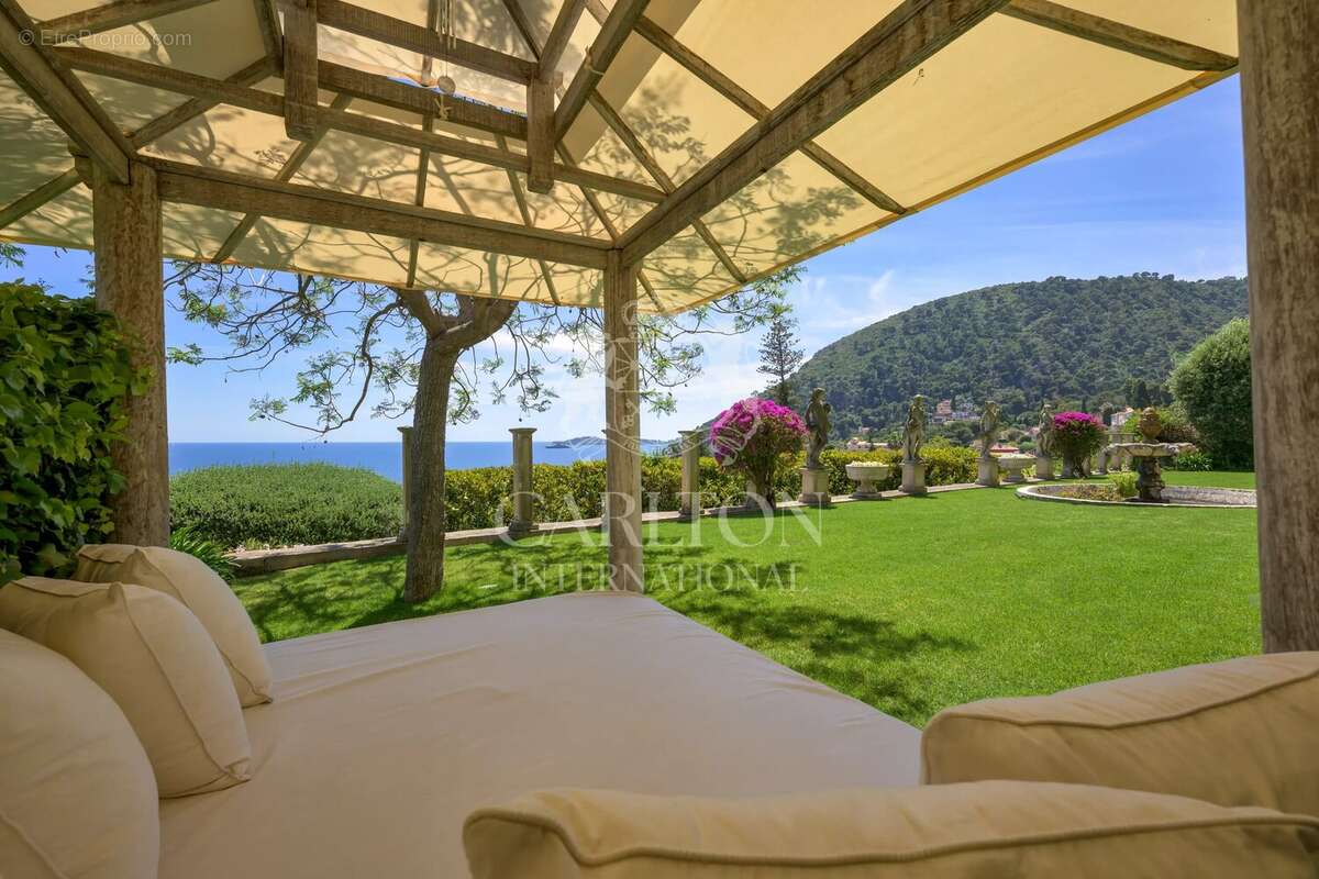 Maison à EZE