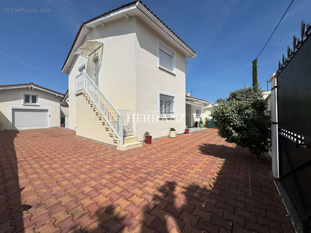 Maison à BEGLES