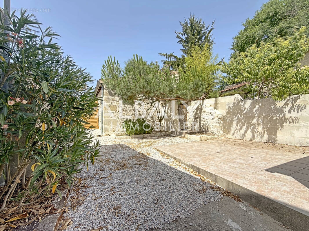 Maison à FRONSAC