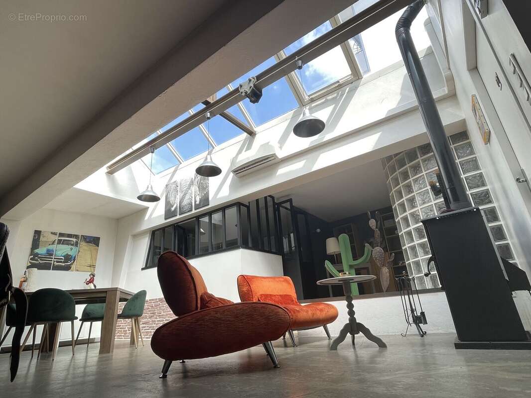 Photo 3 - Commerce à ANNECY