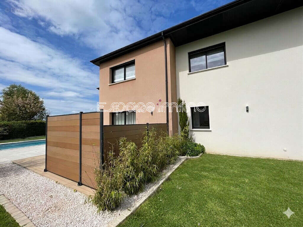 Maison à ISNEAUVILLE