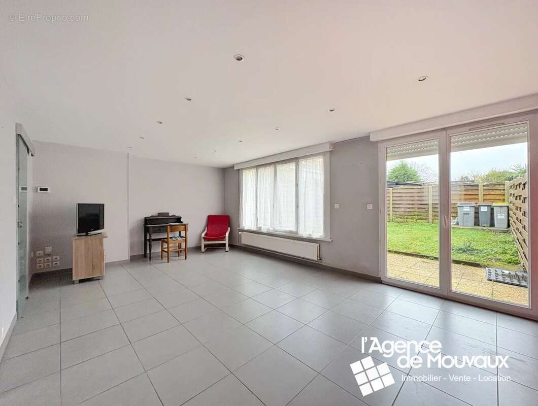 Maison à NEUVILLE-EN-FERRAIN