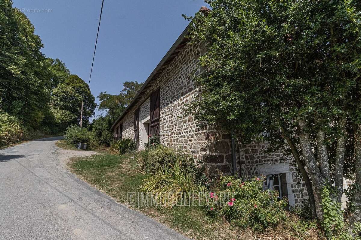 Maison à AUZANCES