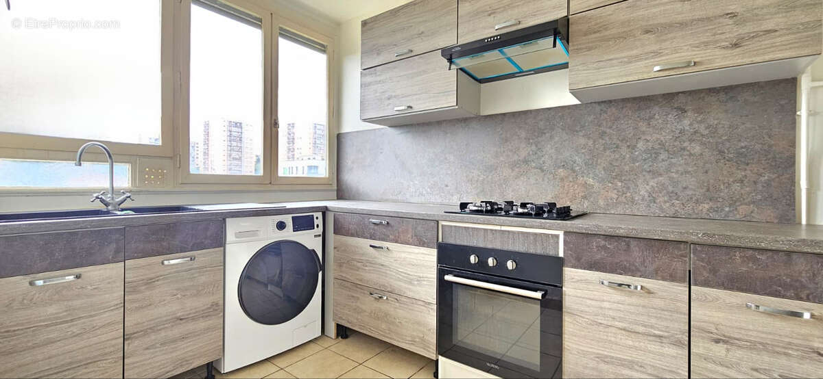Appartement à BRON