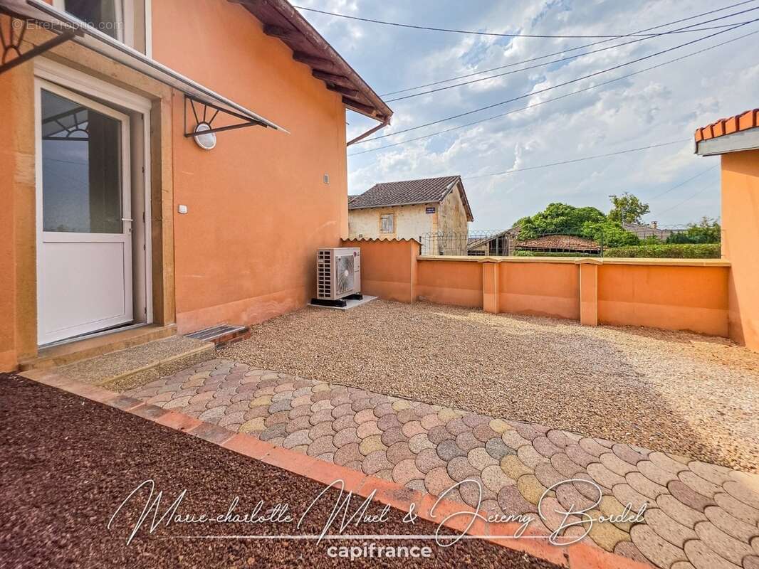 Maison 2 chambres avec garage et cave - photo 3