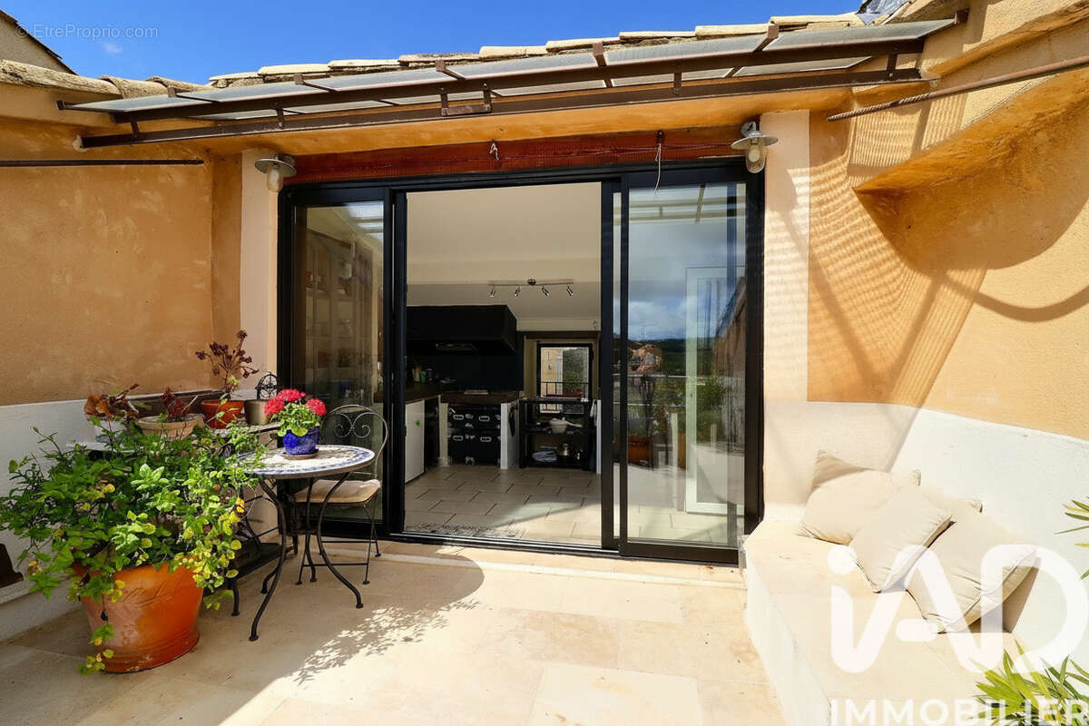 Maison 151 m² à Revest-Du-Bion  - photo 4
