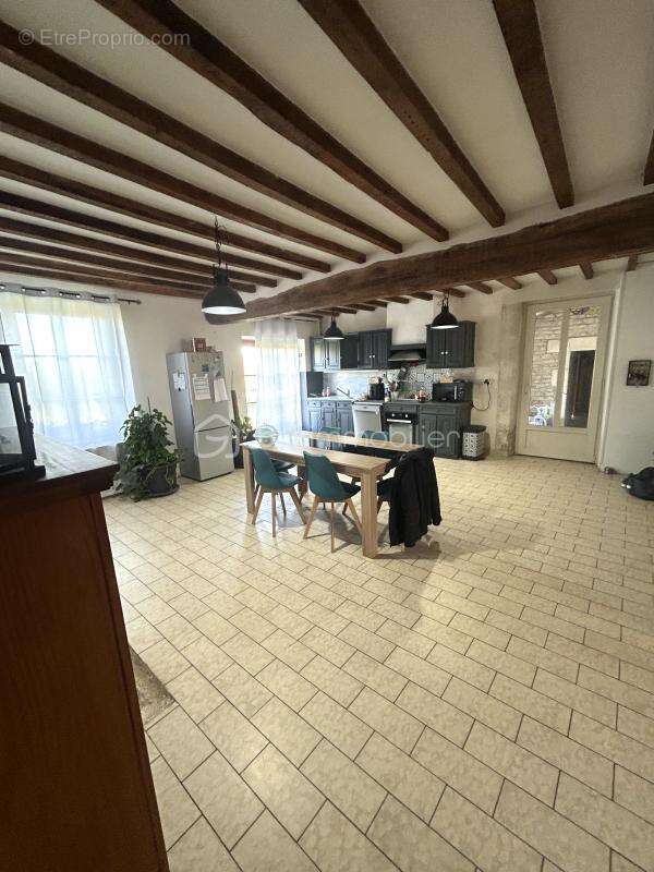 Maison à SAINT-CYR-LES-COLONS