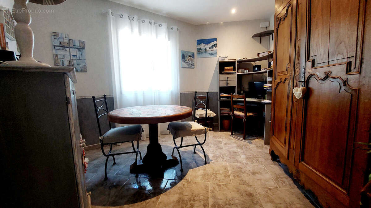 Maison 135m² au calme sans travaux, 4 chambres, garage et carport, terrain plat environ 2500m² à Meyrals - photo 22