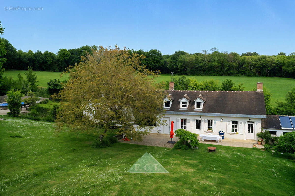 Maison à SAINT-MARTIN-DES-CHAMPS