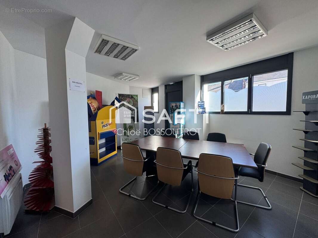 Photo 2 - Commerce à ANGERS