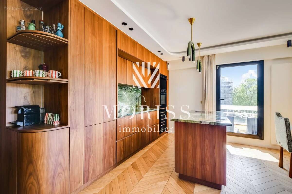 Appartement à NEUILLY-SUR-SEINE