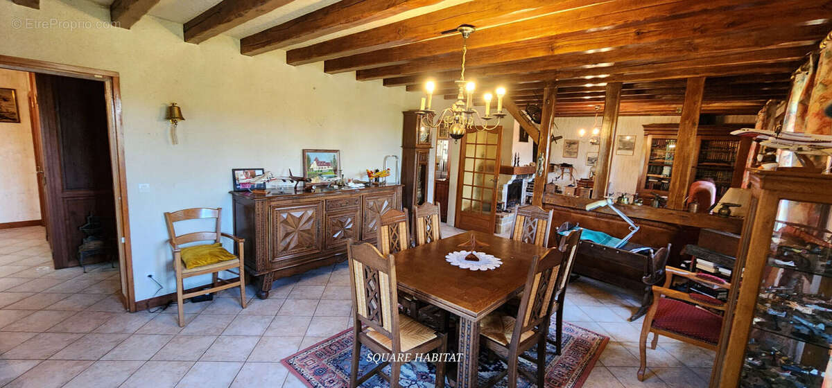 Maison à SEMUR-EN-VALLON