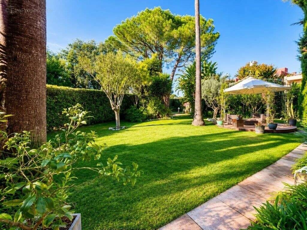 Appartement à VILLENEUVE-LOUBET