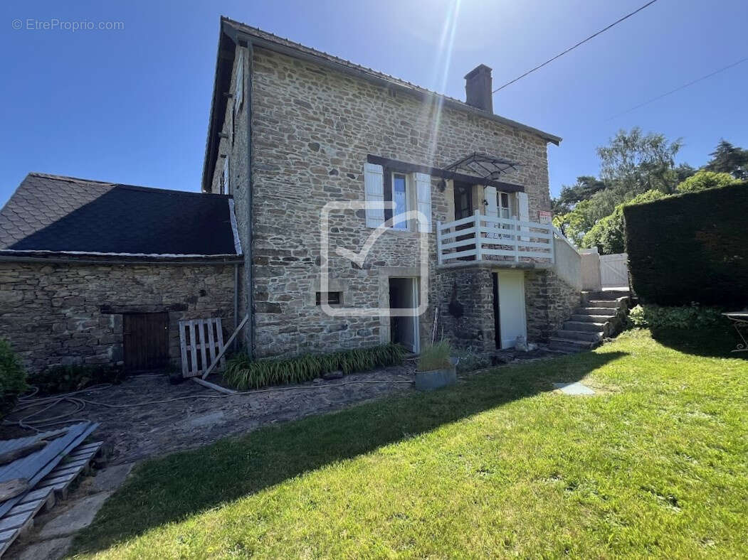Maison à MENOIRE