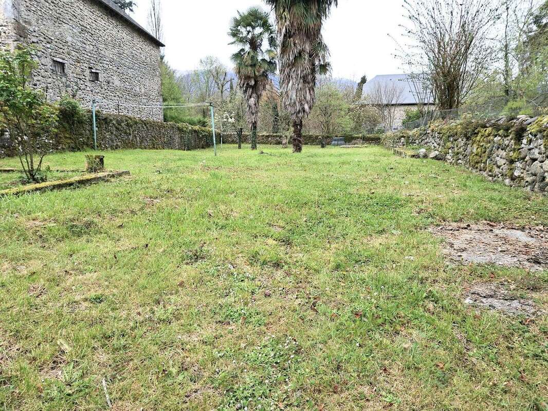 Maison à OGEU-LES-BAINS