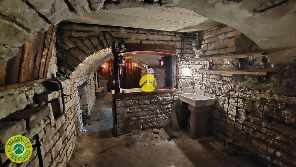 Maison à ANCY-LE-FRANC