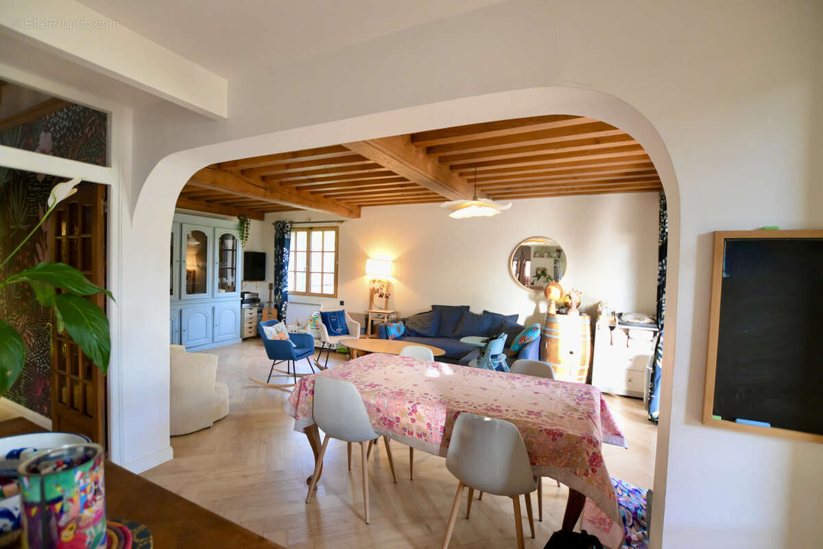 Maison à AVALLON
