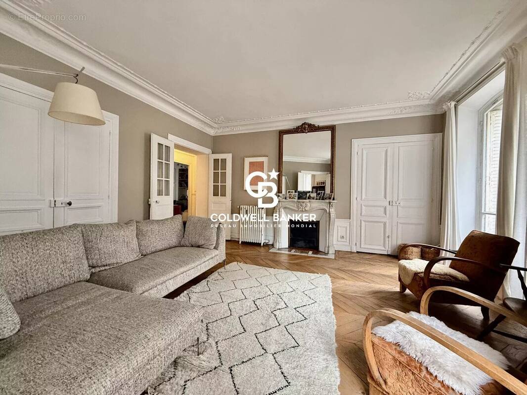 Appartement à PARIS-9E
