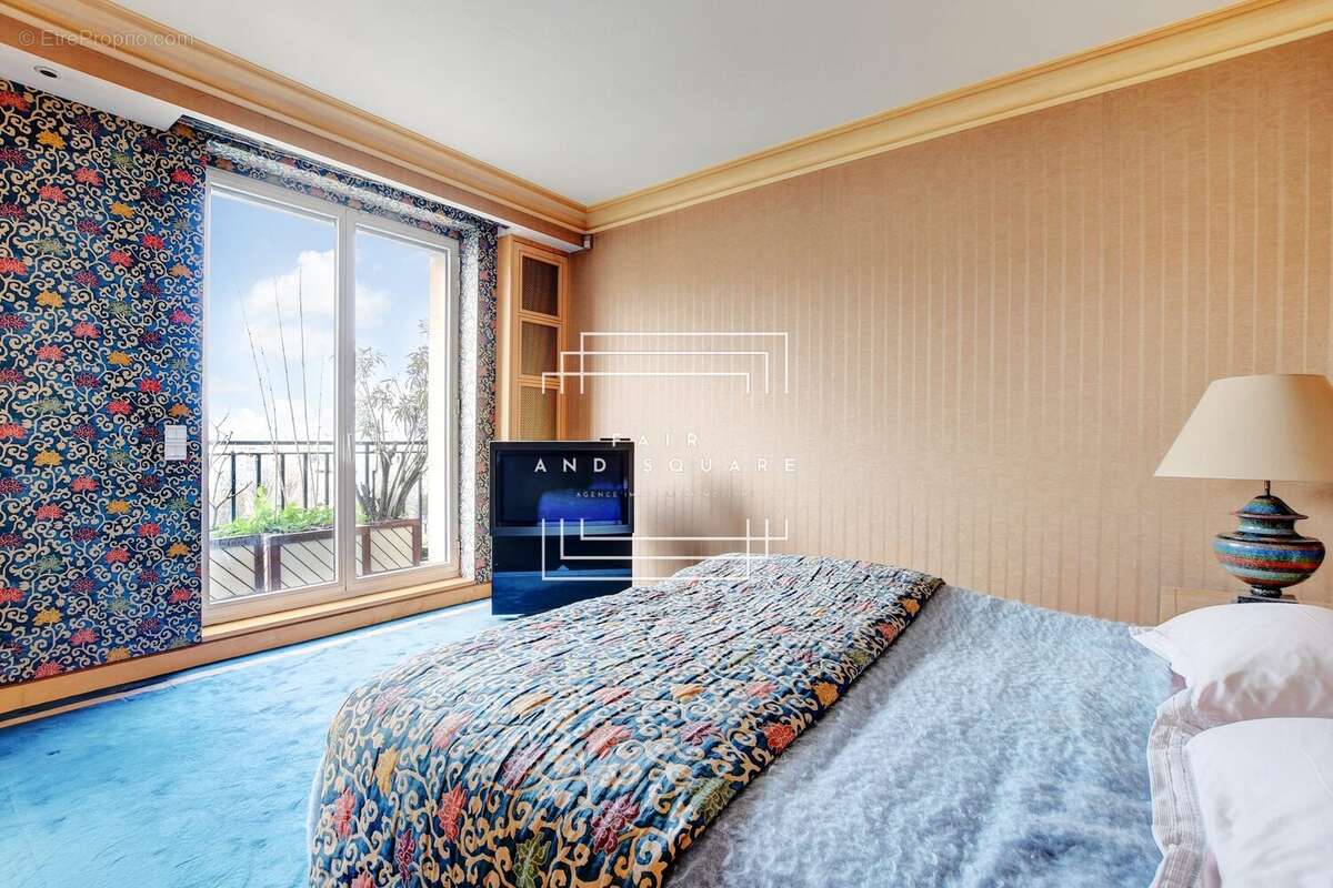 Appartement à PARIS-16E