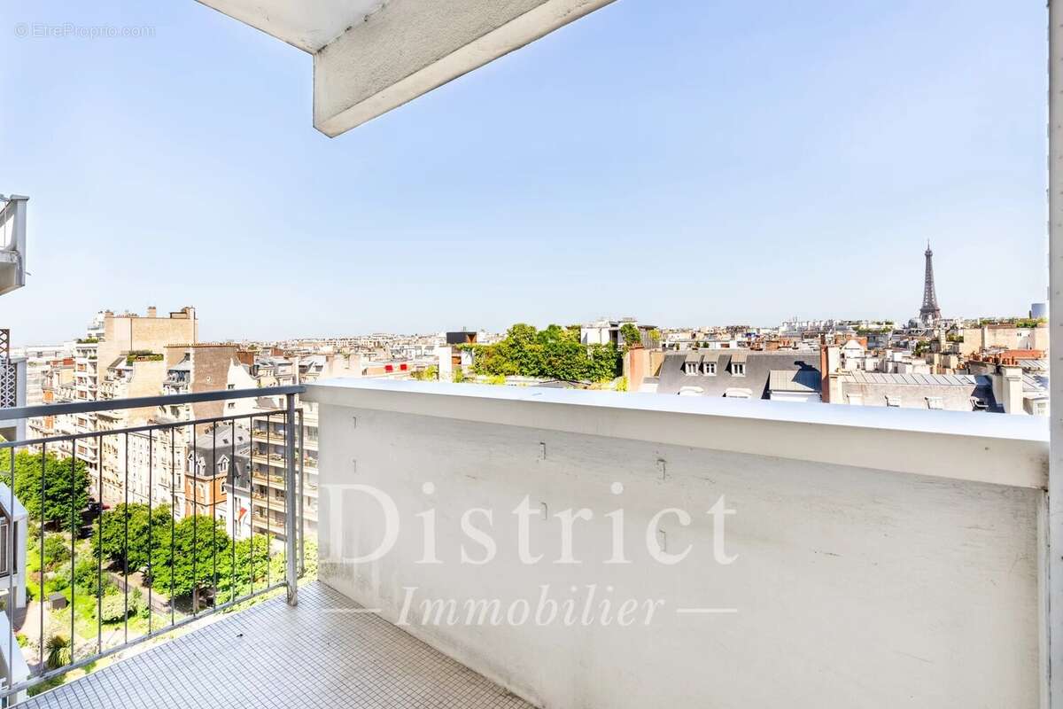 Appartement à PARIS-16E