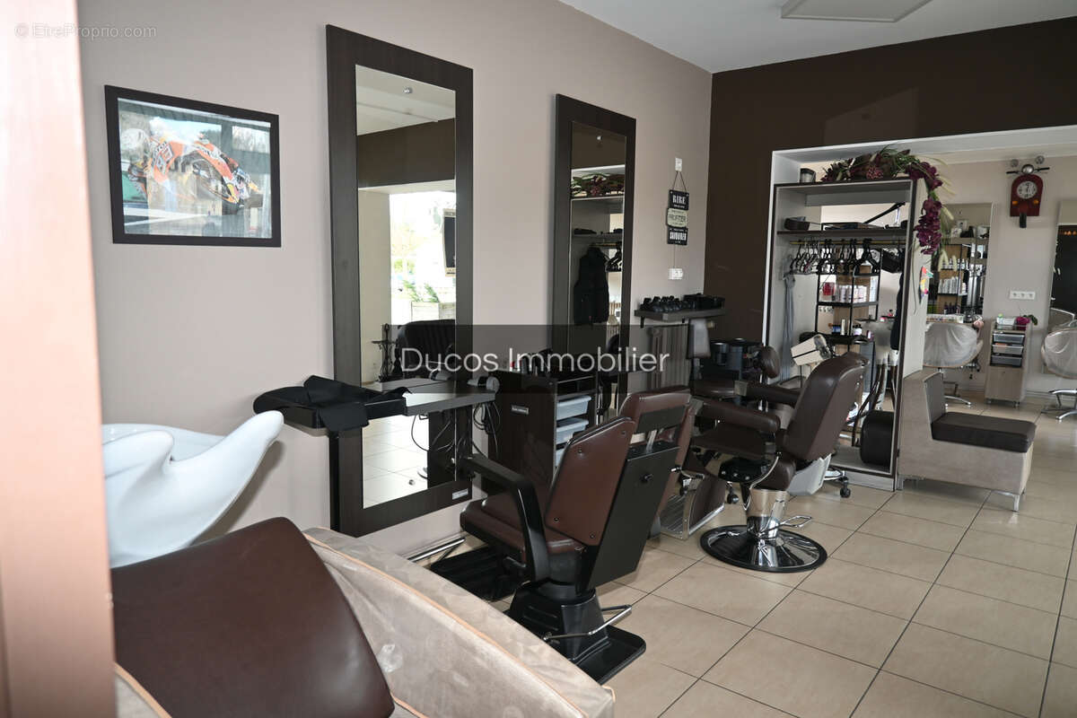 Commerce à VIRAZEIL