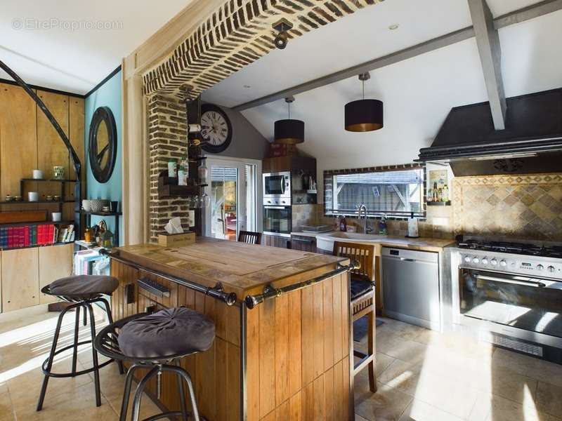 Maison à PONT-L&#039;EVEQUE