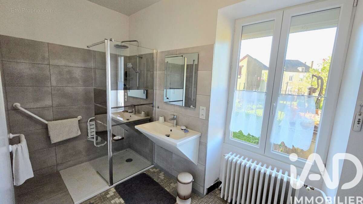 Photo 9 - Maison à LIGNAC