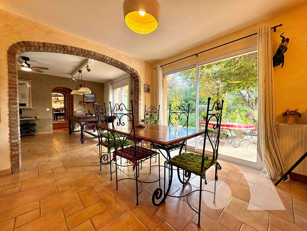 Maison à VILLECROZE