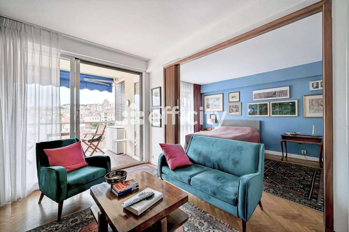 Appartement à MARSEILLE-6E