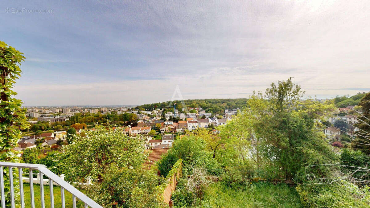 Maison à LE PLESSIS-ROBINSON