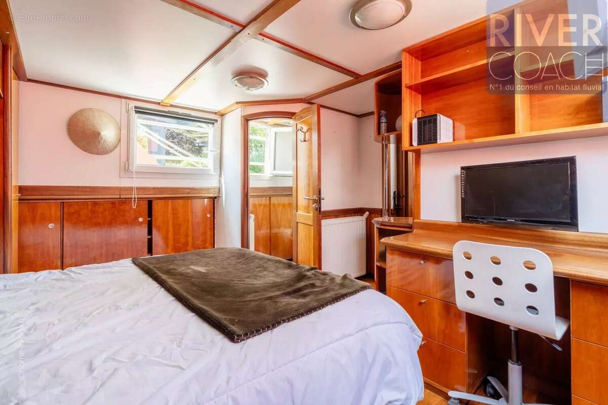 Péniche à vendre à Asnières-sur-Seine dans un port sécurisé - photo 12
