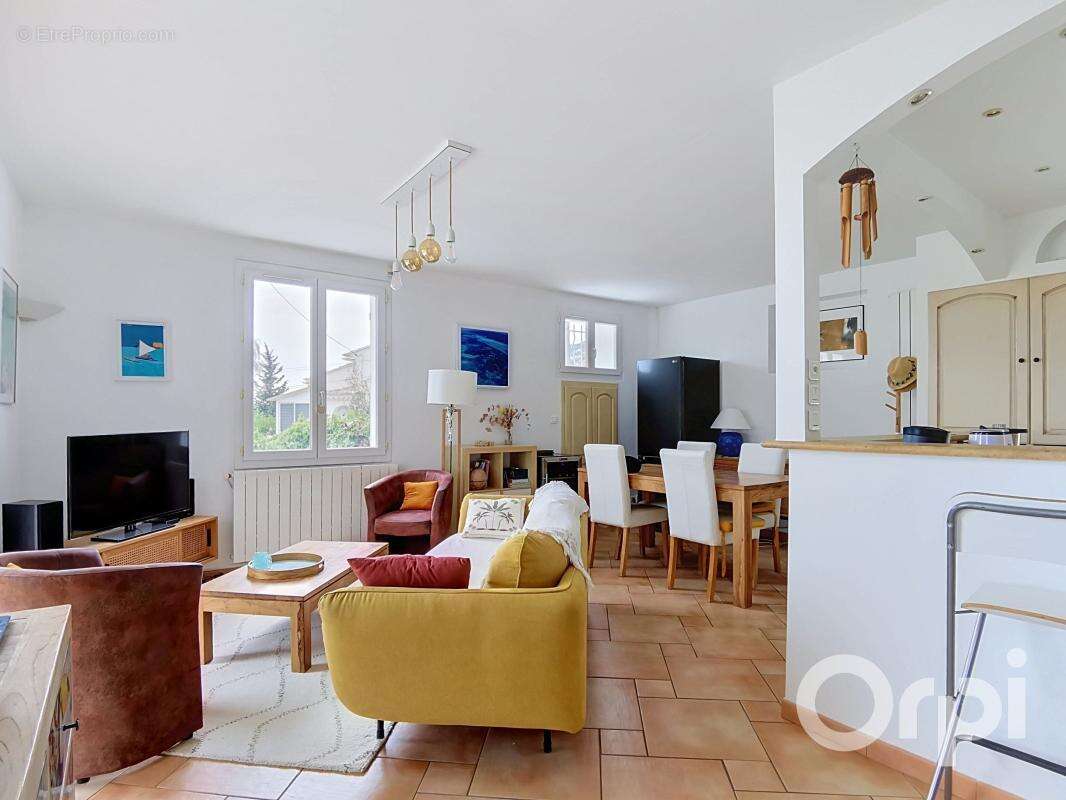 Maison 4 pièces avec piscine et vue mer – Toulon Les 4 chemins - photo 4