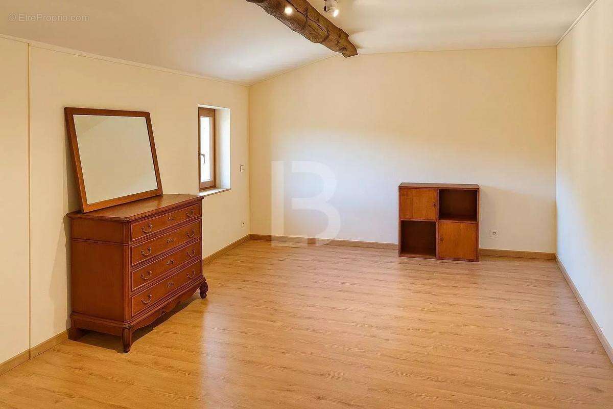 Maison à TOURRETTES-SUR-LOUP