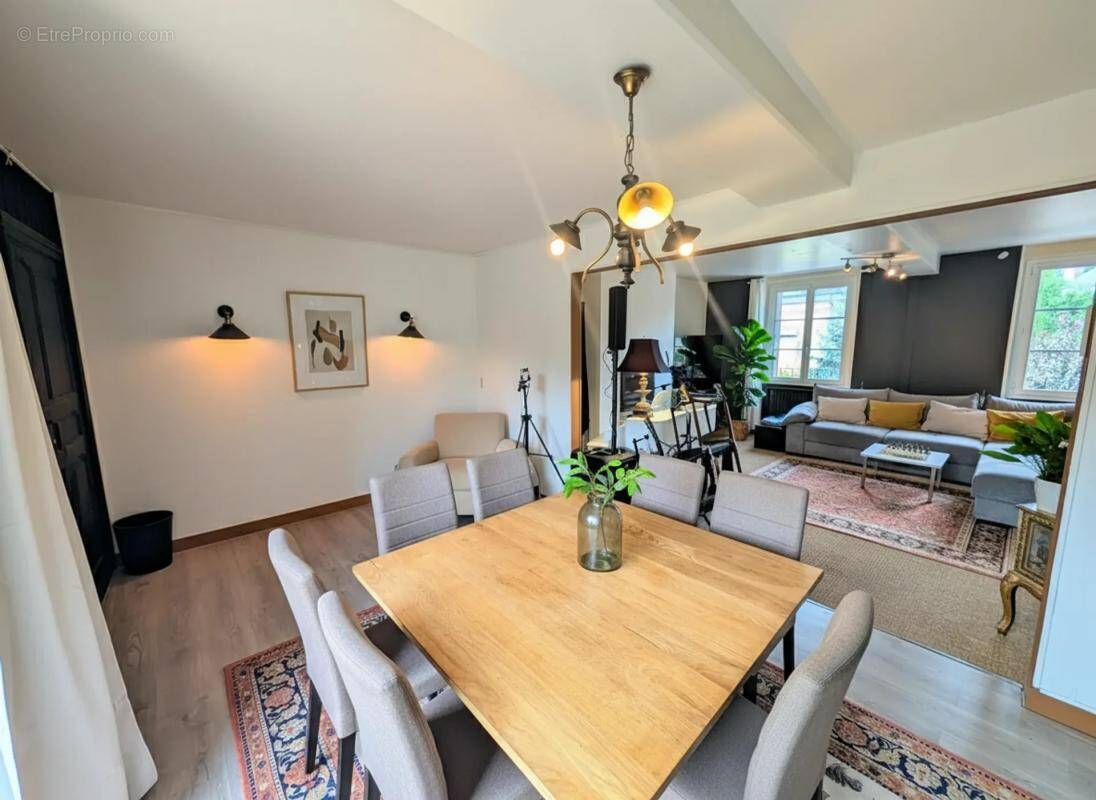 Maison à LONGNY-AU-PERCHE