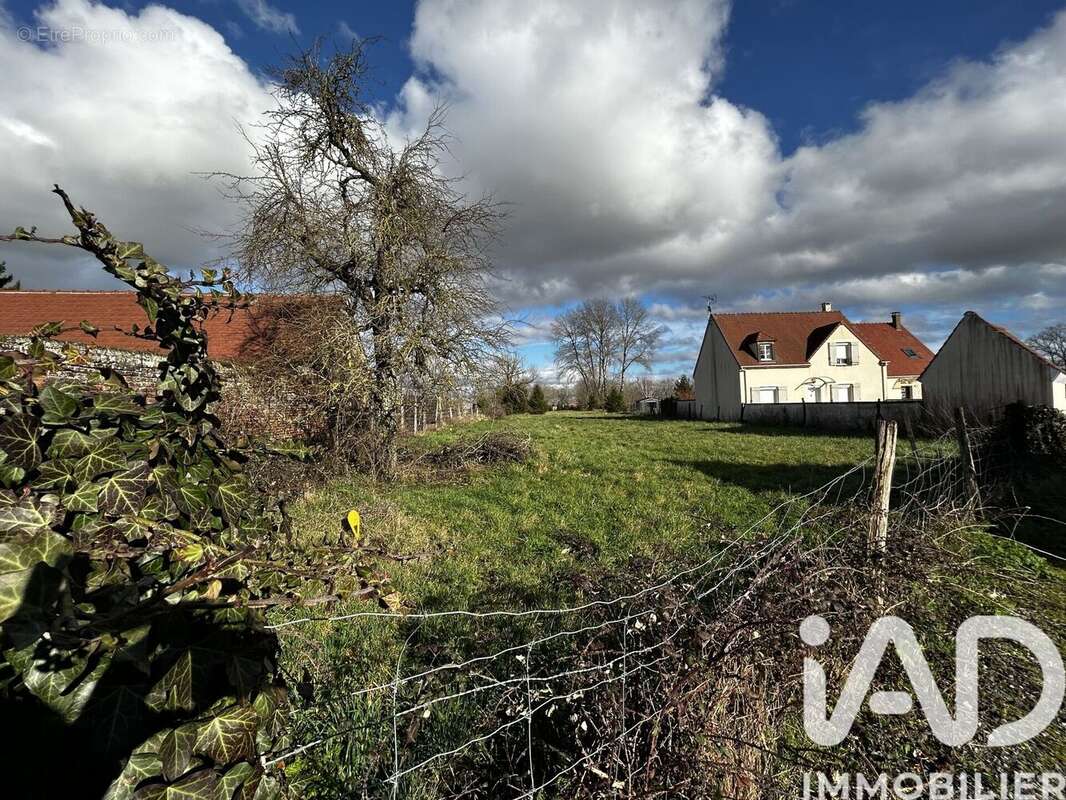 Terrain 939 m² à Francieres  - photo 6