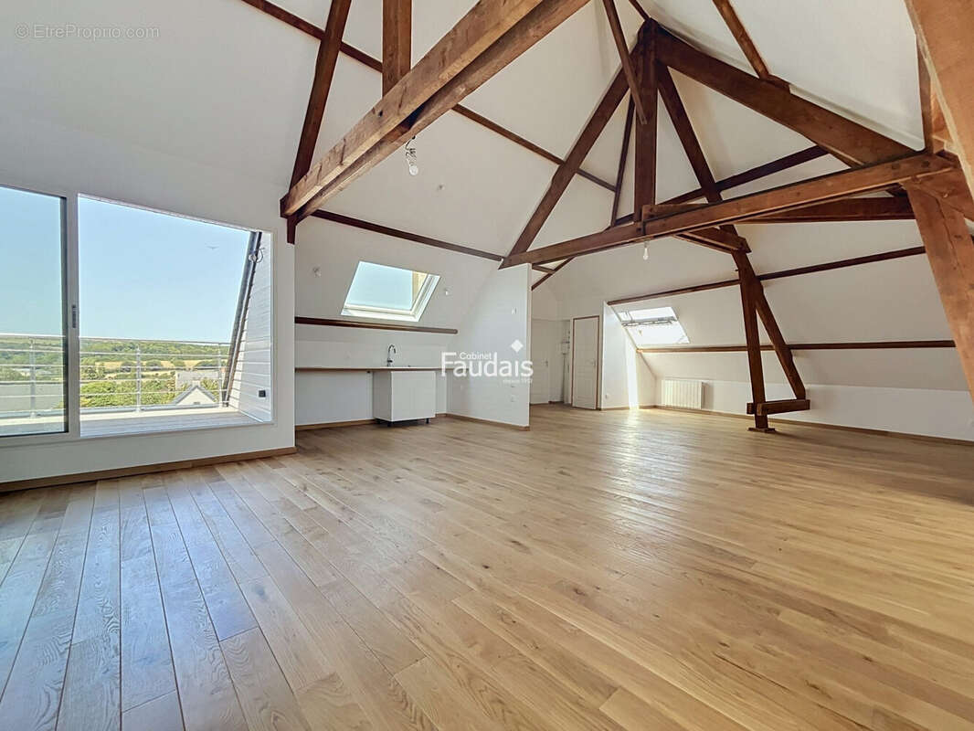 Pièce de vie - Appartement à BARNEVILLE-CARTERET