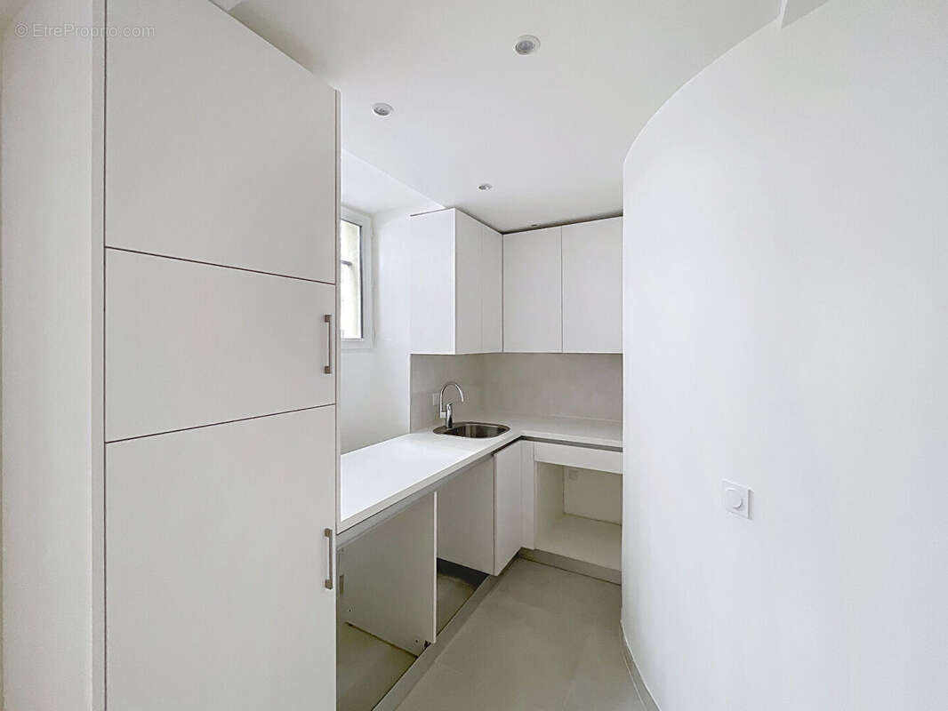 Appartement à PARIS-20E