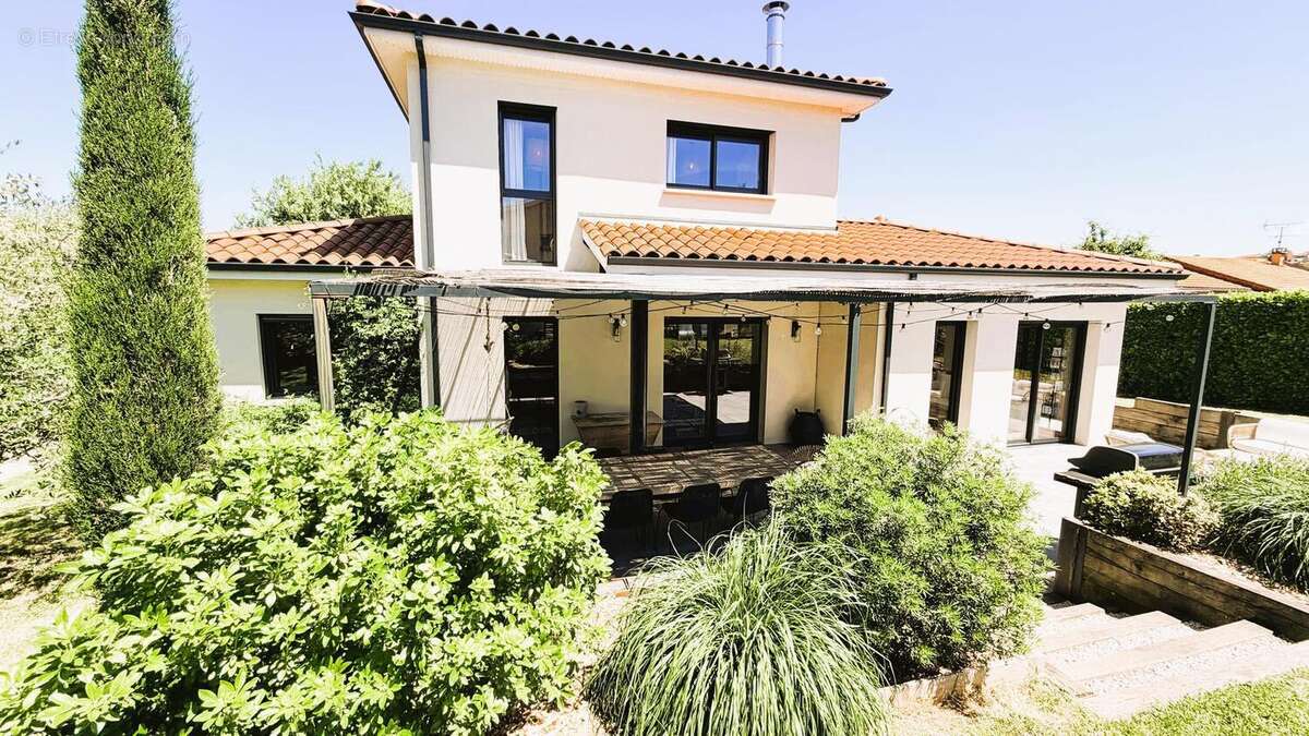 Photo 3 - Maison à LA TOUR-DE-SALVAGNY