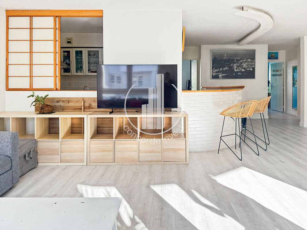 Appartement à COURBEVOIE