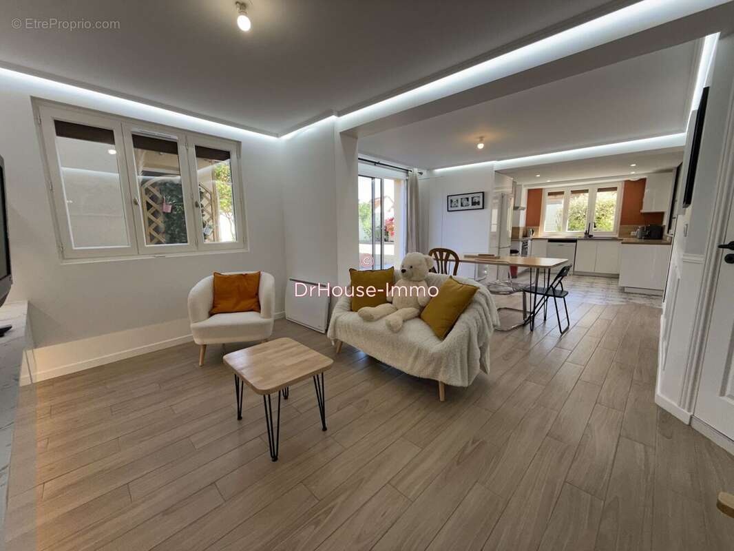 Maison 98 m² à Luc-Sur-Mer  - photo 3