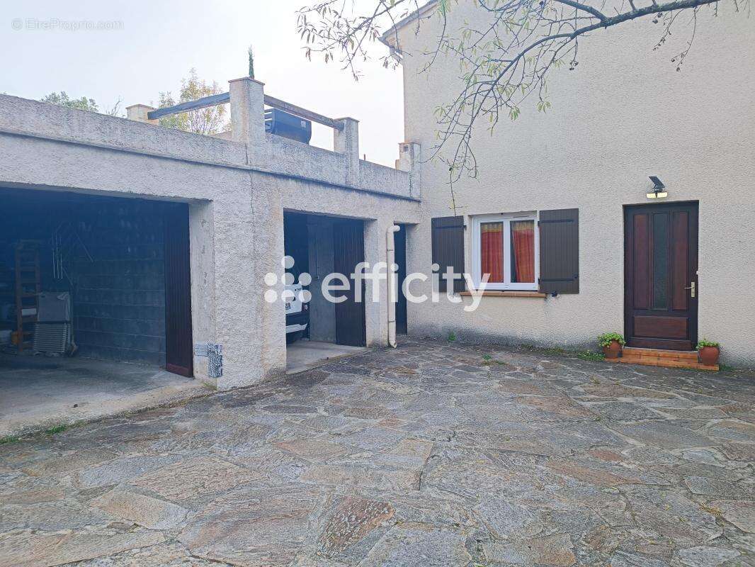 Appartement à LAMALOU-LES-BAINS