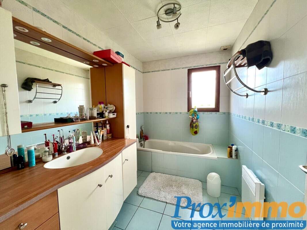 Maison à SAINT-GEOIRE-EN-VALDAINE